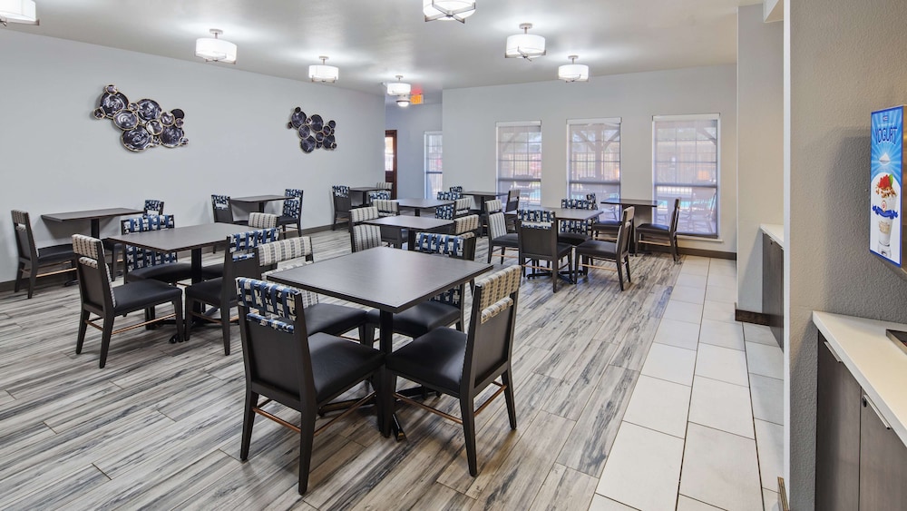 Best Western Plus Fredericksburg 29/34