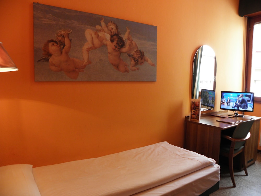 Hotel Corona 23/64