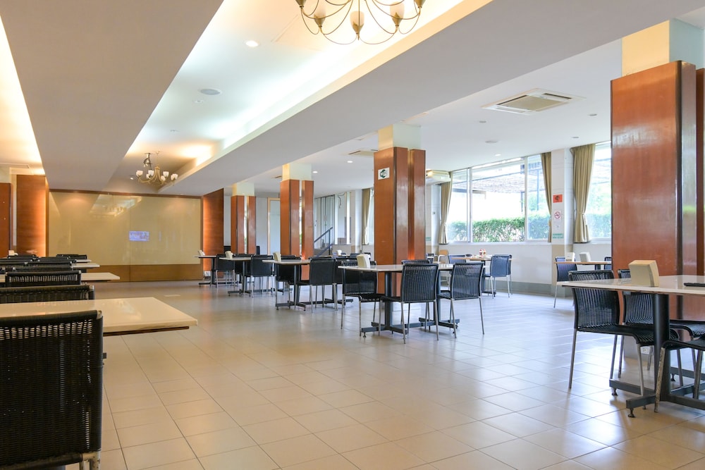 Rattana Park Hotel 79/98