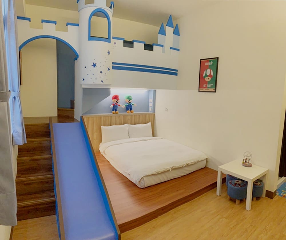FAMILY, DOUBLE BED