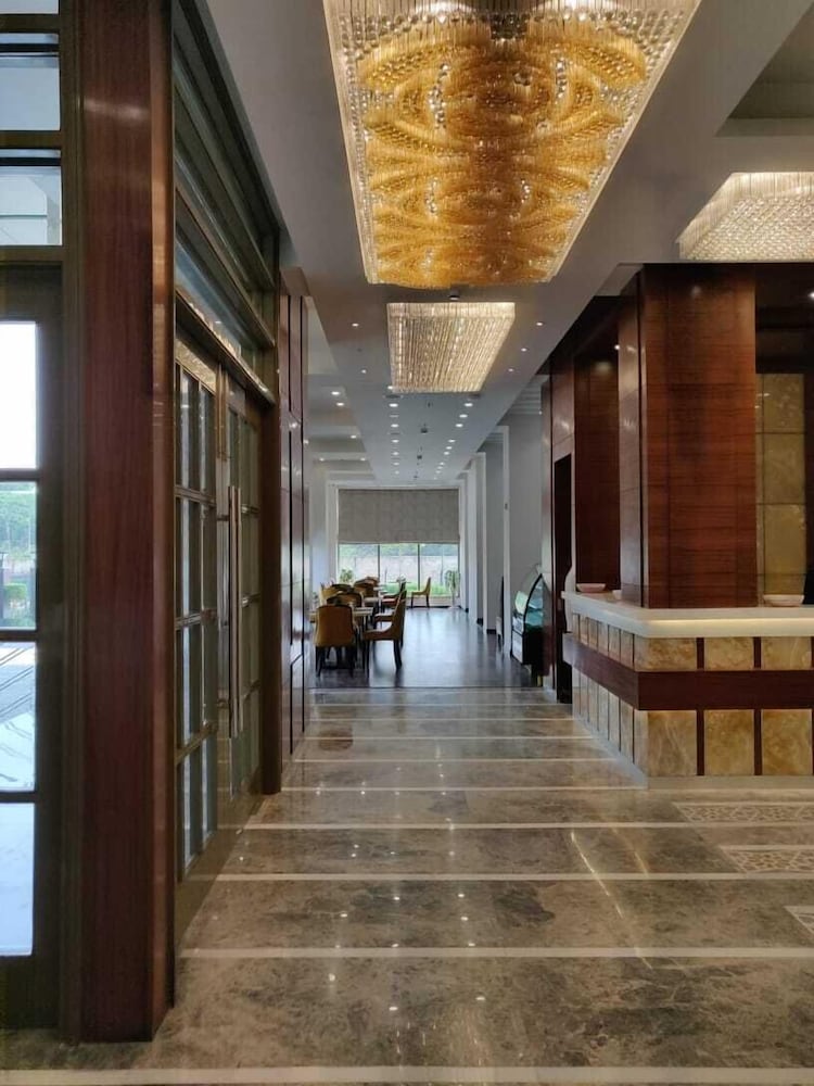 Hotel La New Delhi 5/40