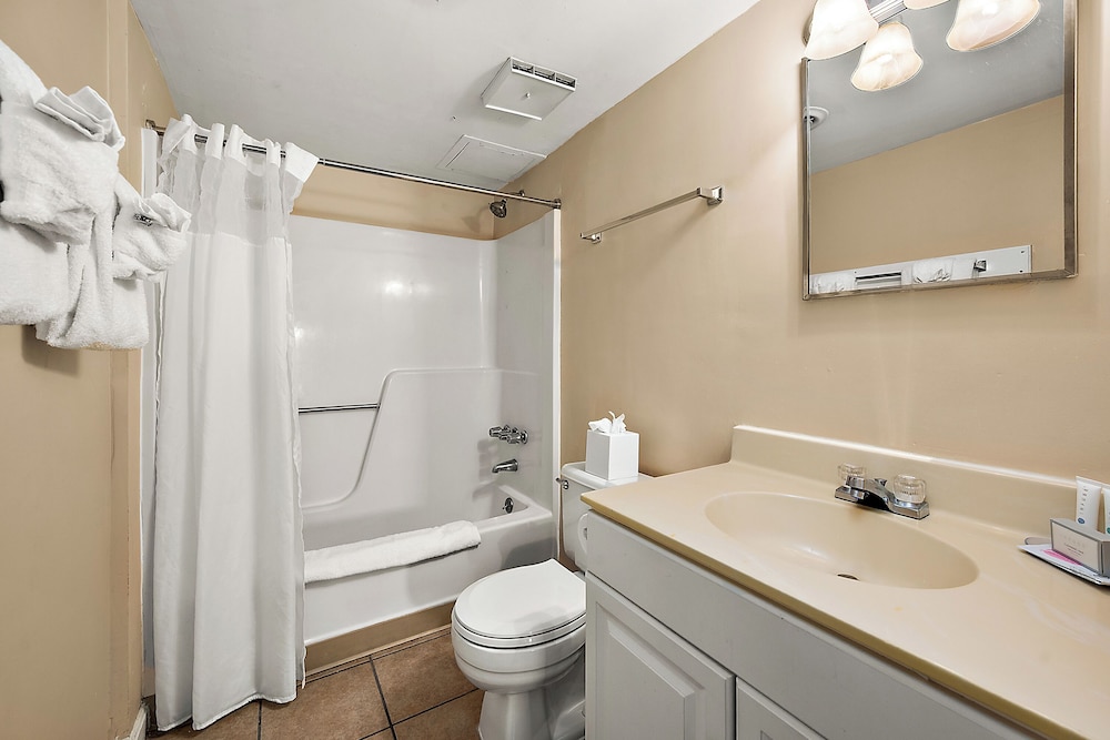 2 Bedrooms, Condo, Standard, King Bed, 2 Queen Beds, Bay View, Sofa, Patio 4/5