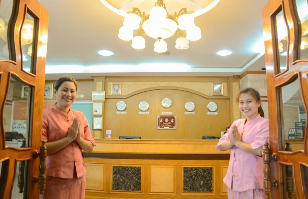 Submukdaphoomplace Hotel 13/50