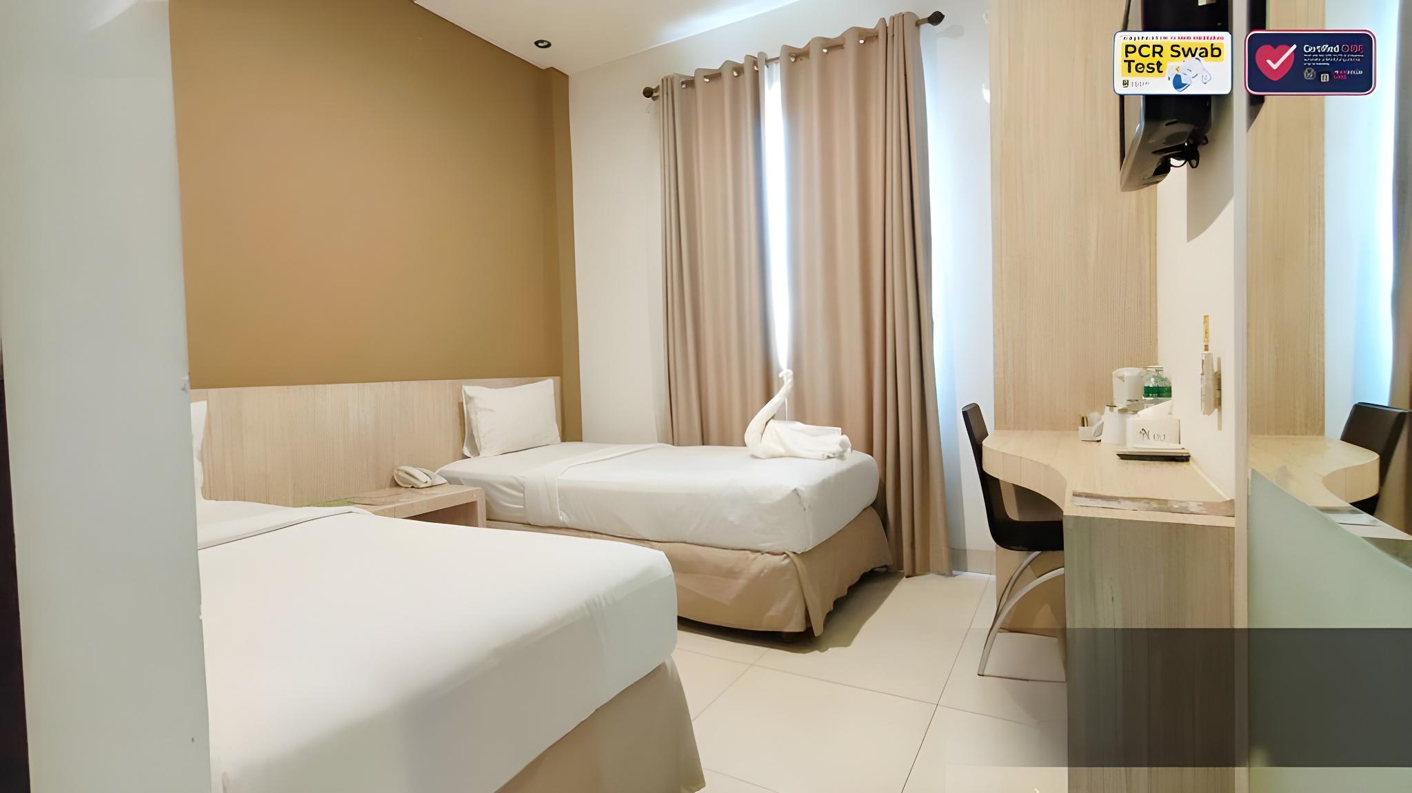 Smart, Twin Beds