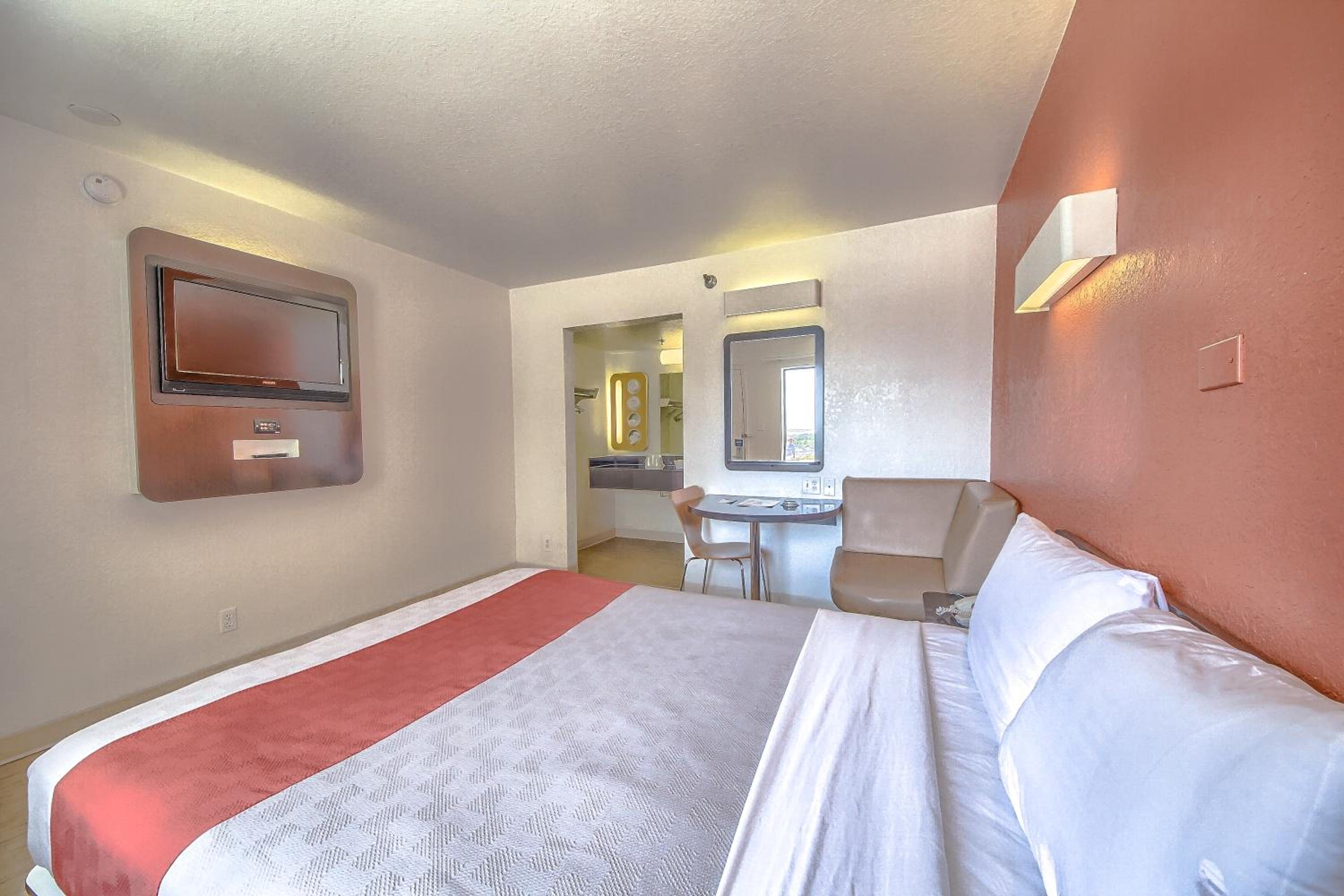 ROOM, DOUBLE BED, ACCESSIBLE