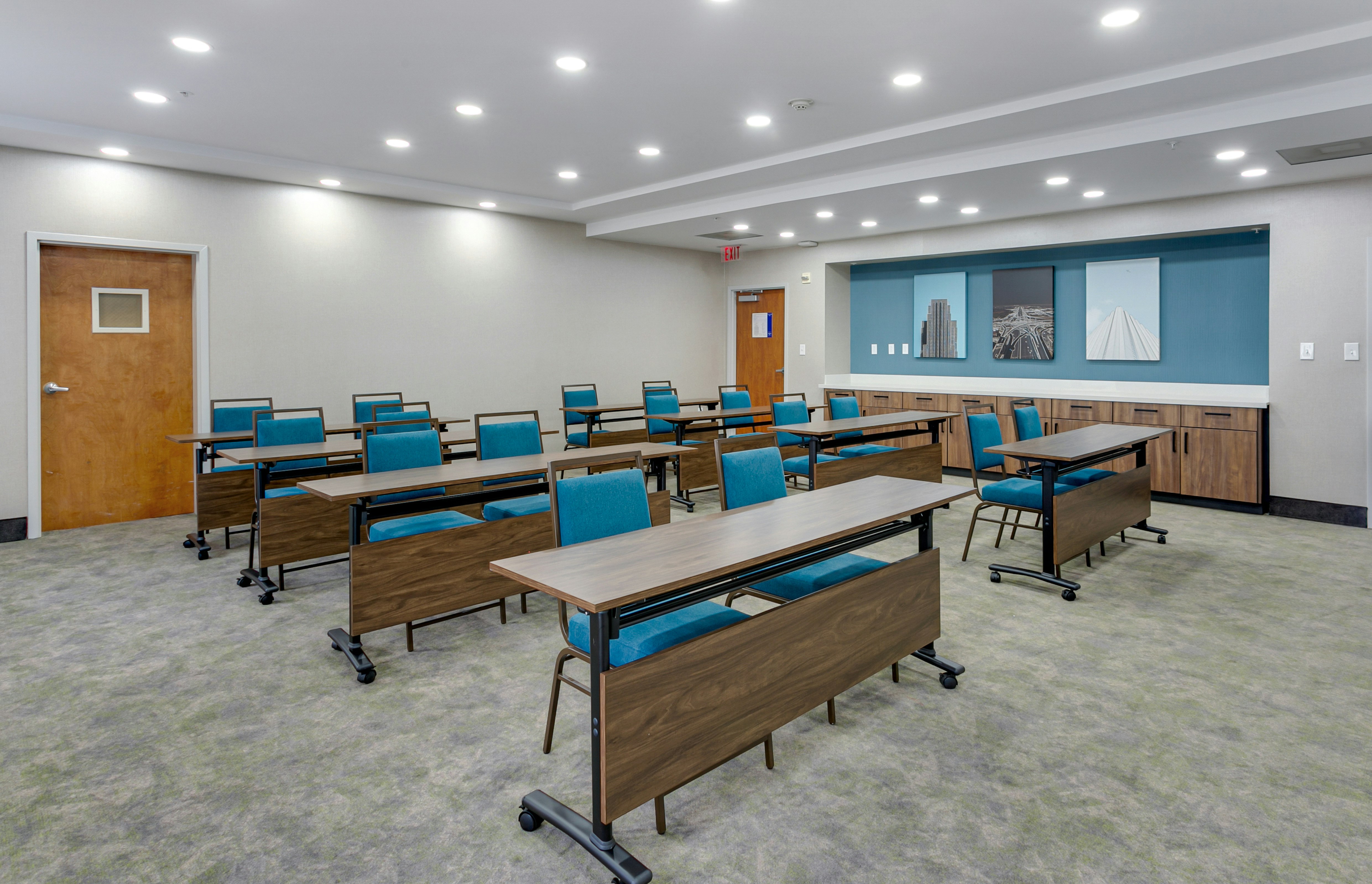Hampton Inn Houston-Pearland 72/81