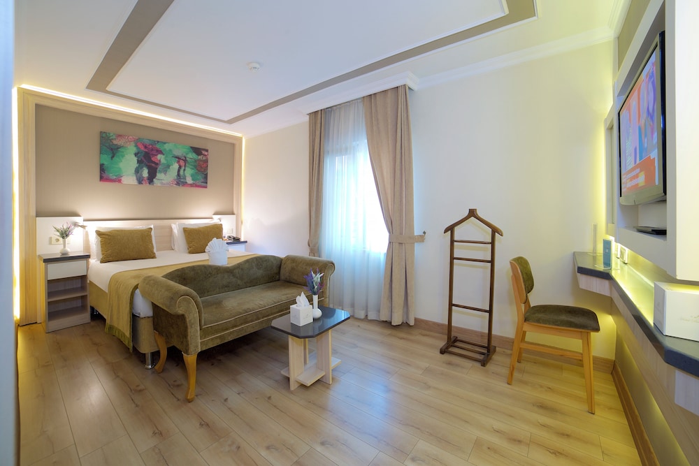 Hotel Bulvar Palas 20/67