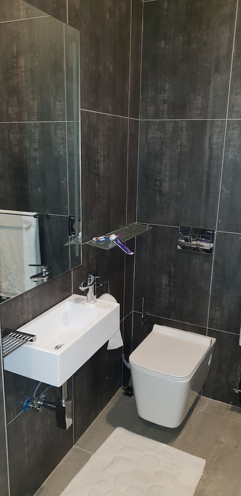 Umhlanga Lodge - Adults Only 38/43
