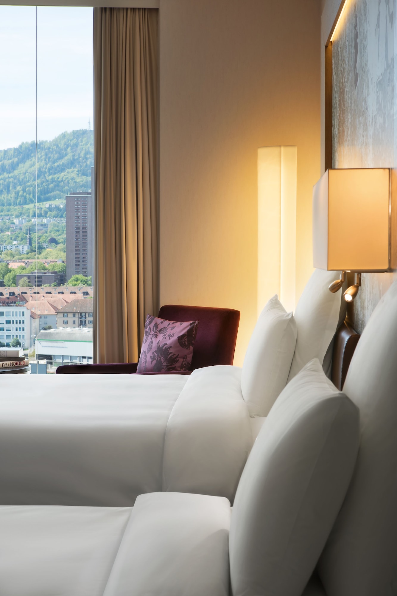 غرفة عائلية بسريرين مزدوجين، RENAISSANCE ZURICH TOWER HOTEL 5/7