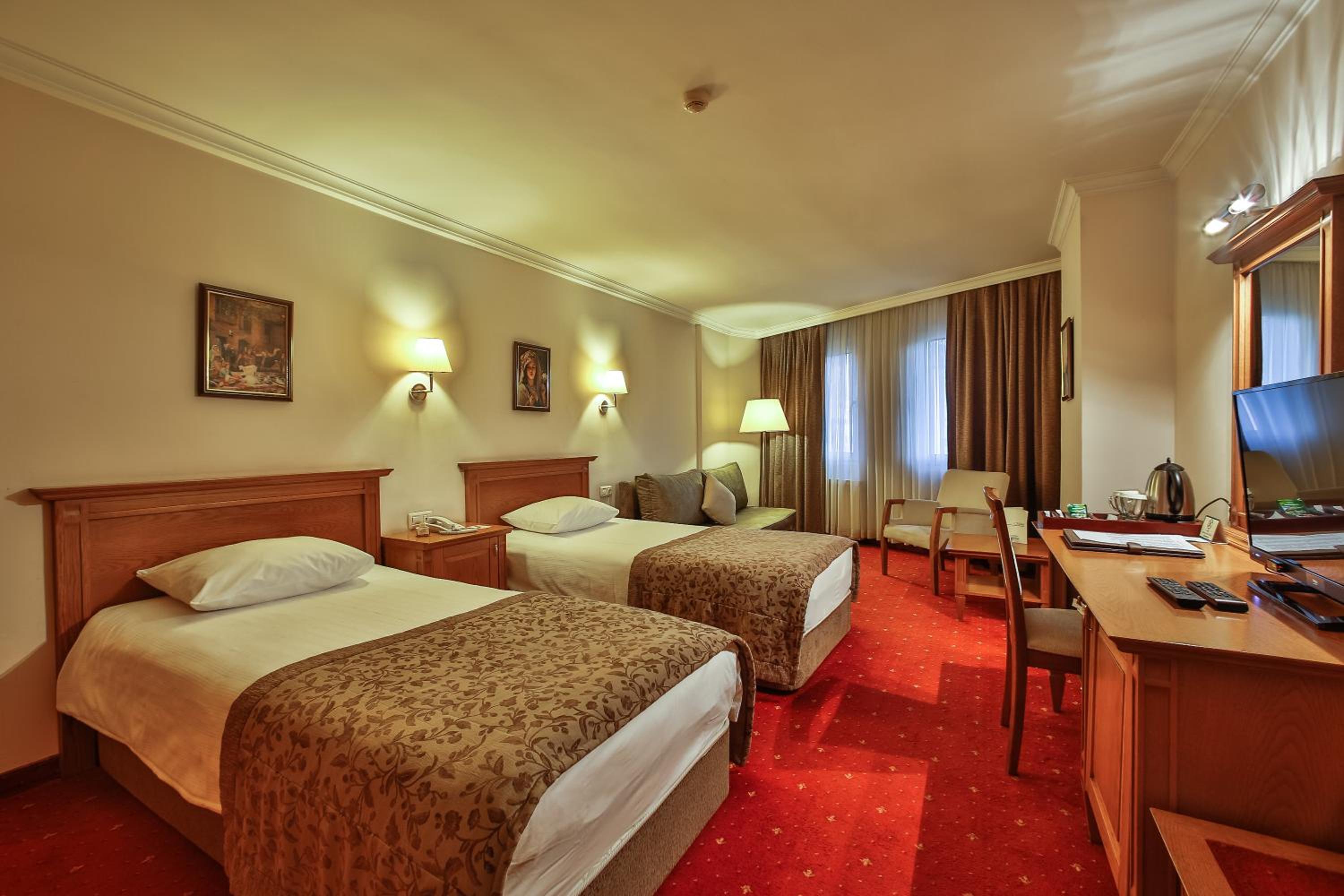 CENTRAL HOTEL 15/50