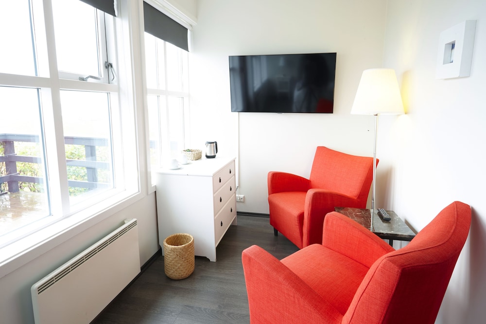 Fosshotel Hellnar 36/64