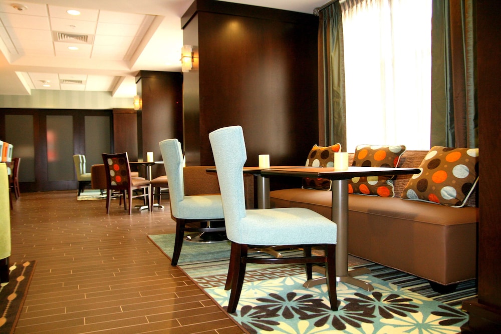 Hampton Inn Anderson/ Alliance Business Park 40/45