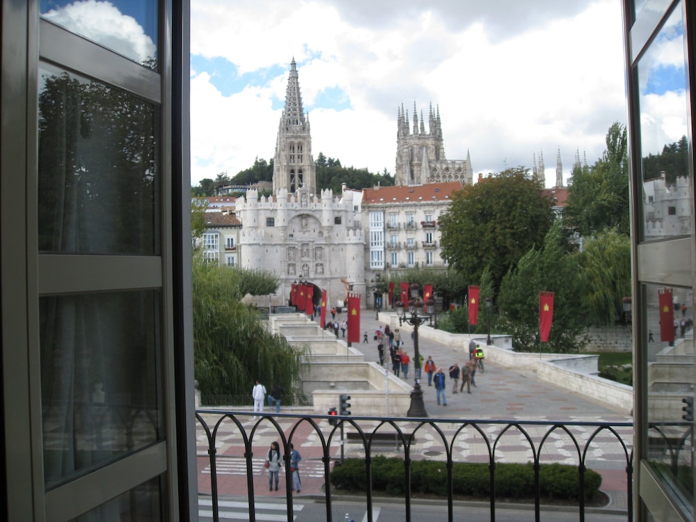Hotel Via Gotica 38/44