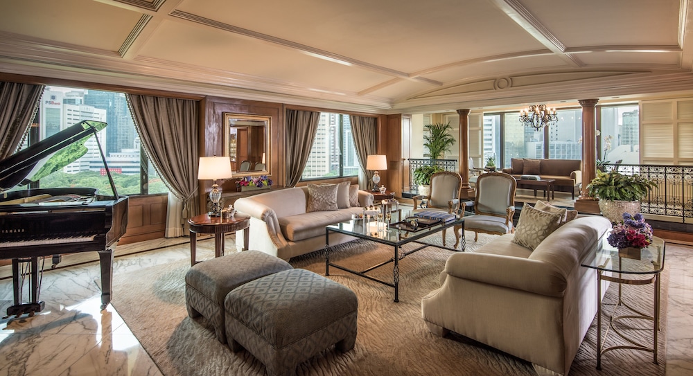 The Peninsula Manila 24/34