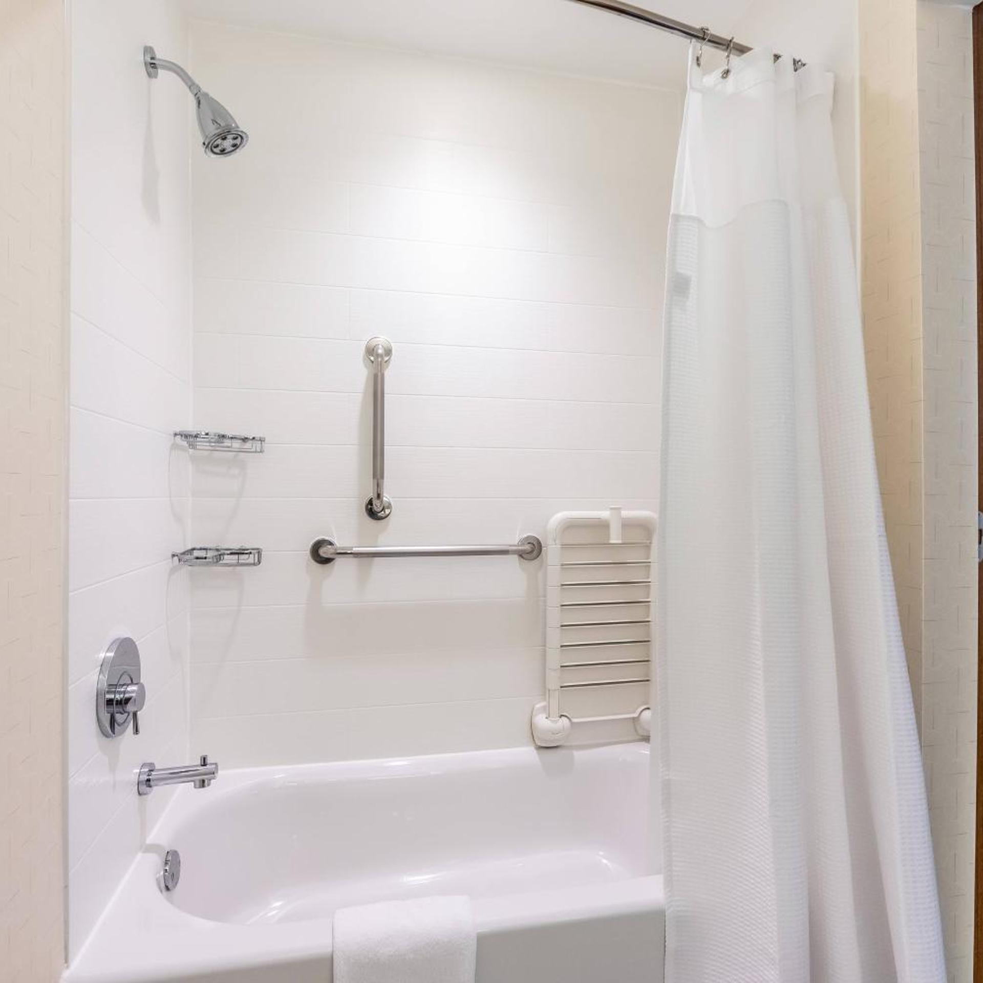 جناح بسريرين كوين مع سرير سحّاب إضافي مع أريكة بحوض استحمام لذوي الإعاقة، SPRINGHILL SUITES DALLAS PLANO/FRISCO 5/5