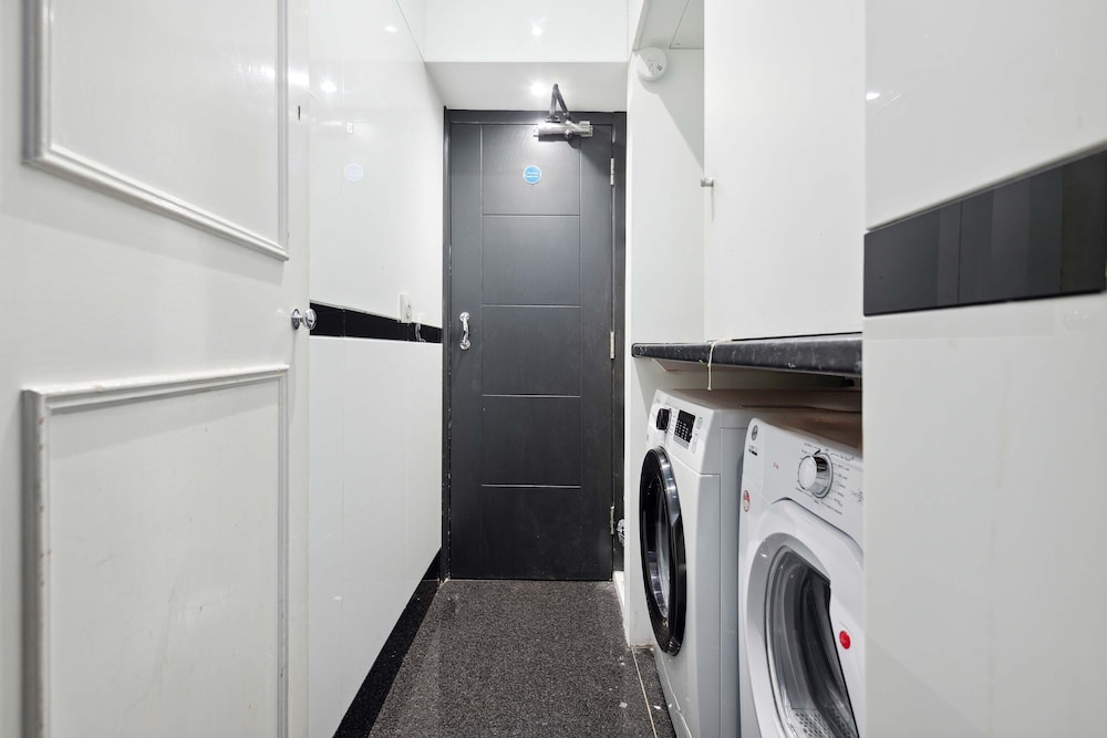 Valet Apartments Golden Square 22/22