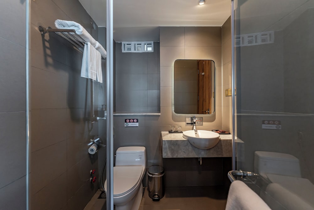 Thanh Long Hotel Ho Chi Minh 34/38