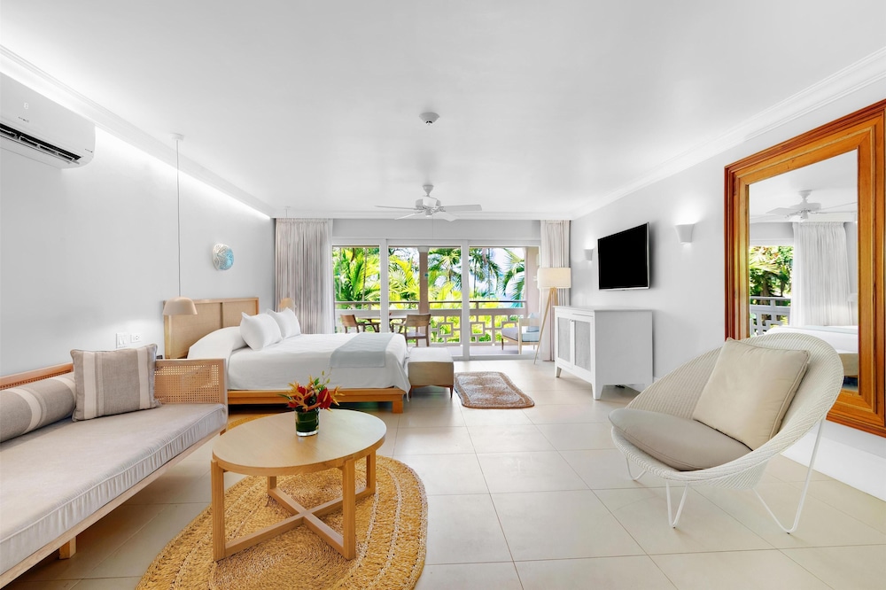 Couples Sans Souci - Adults Only 42/73