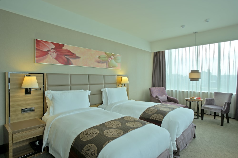DELUXE, TWIN BEDS
