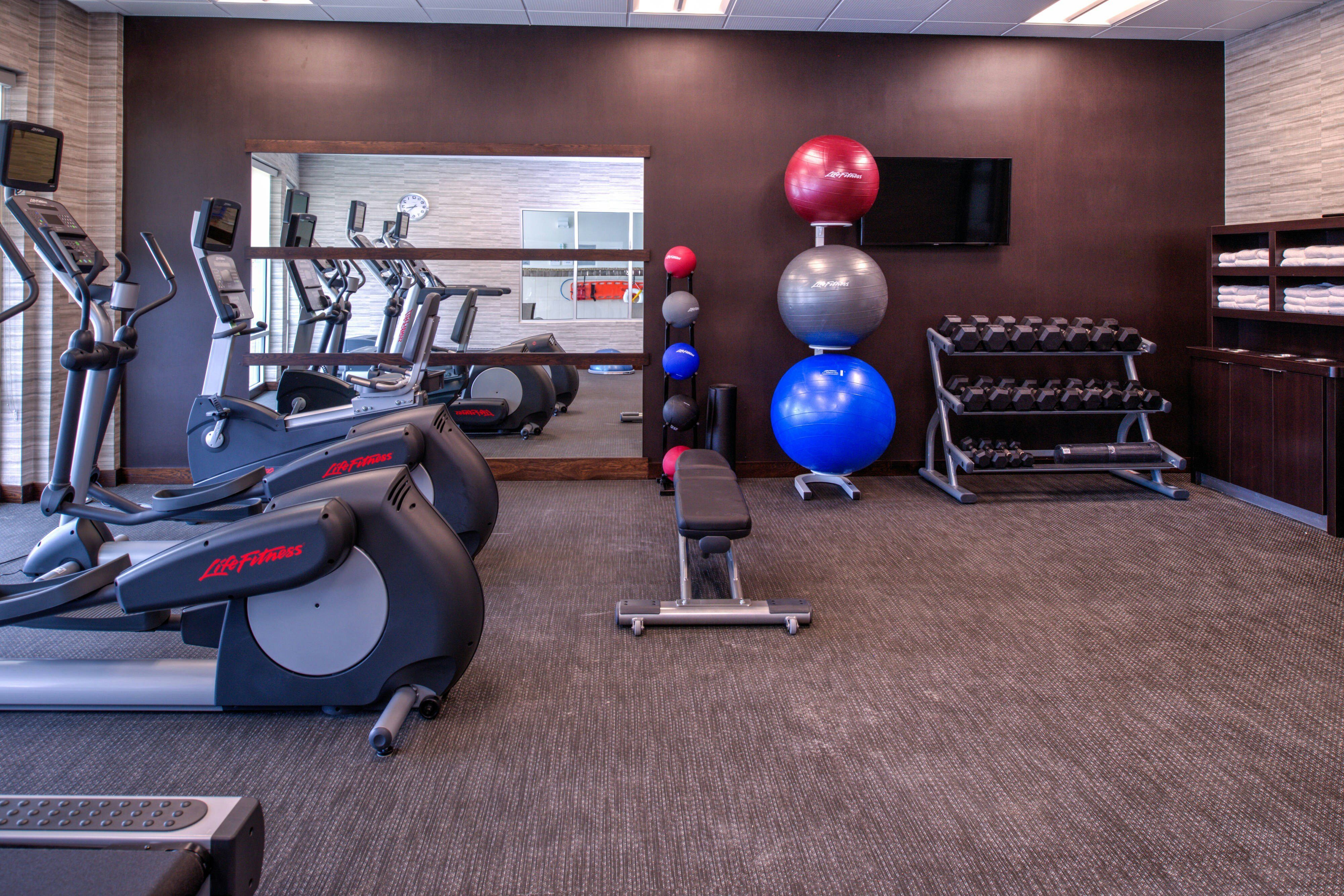 Courtyard By Marriott Detroit Farmington 27/47
