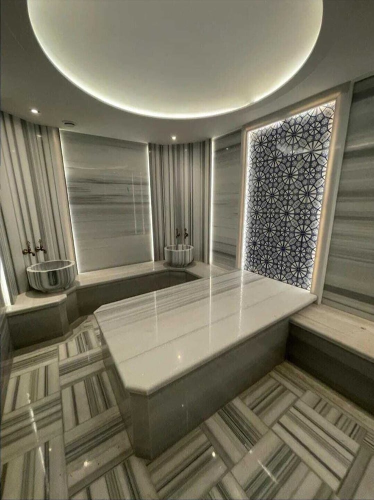 Liberty Hotel 30/50