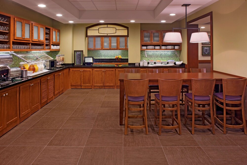 Hyatt Place North Charleston 32/44