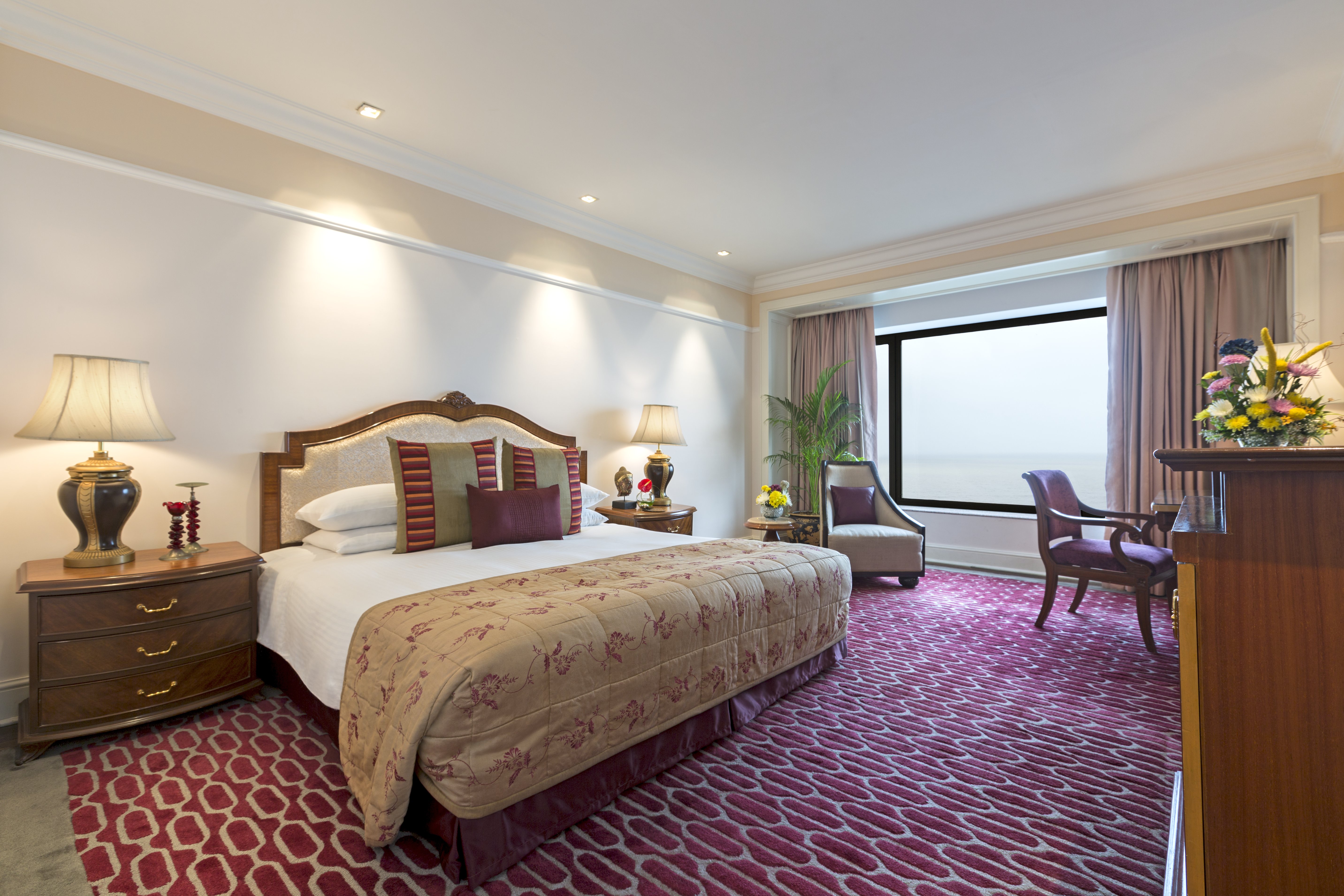 TAJ LANDS END 34/84