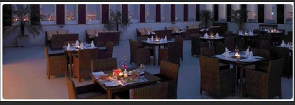 Lemon Tree Premier, Navi Mumbai 51/67