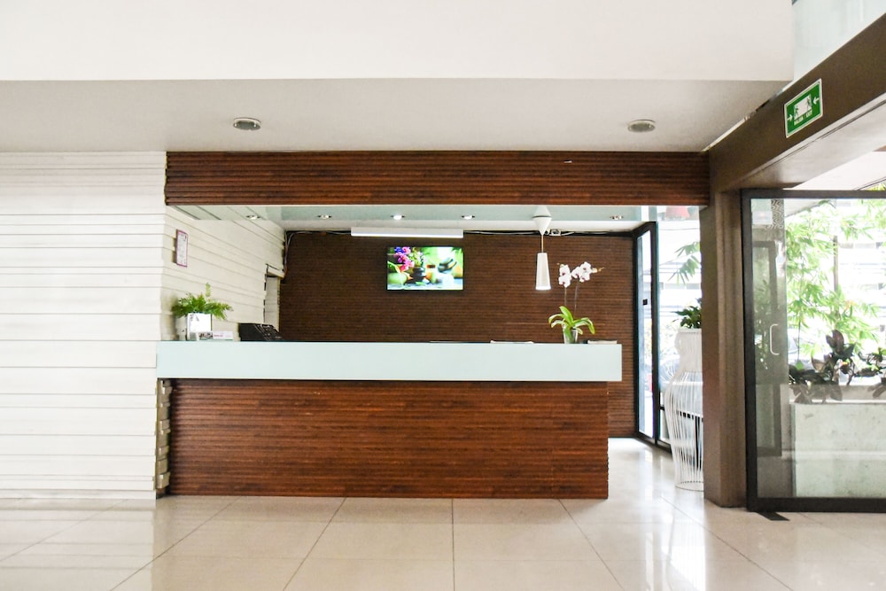 Hotel Expo Plaza Business and Family Guadalajara 2/20