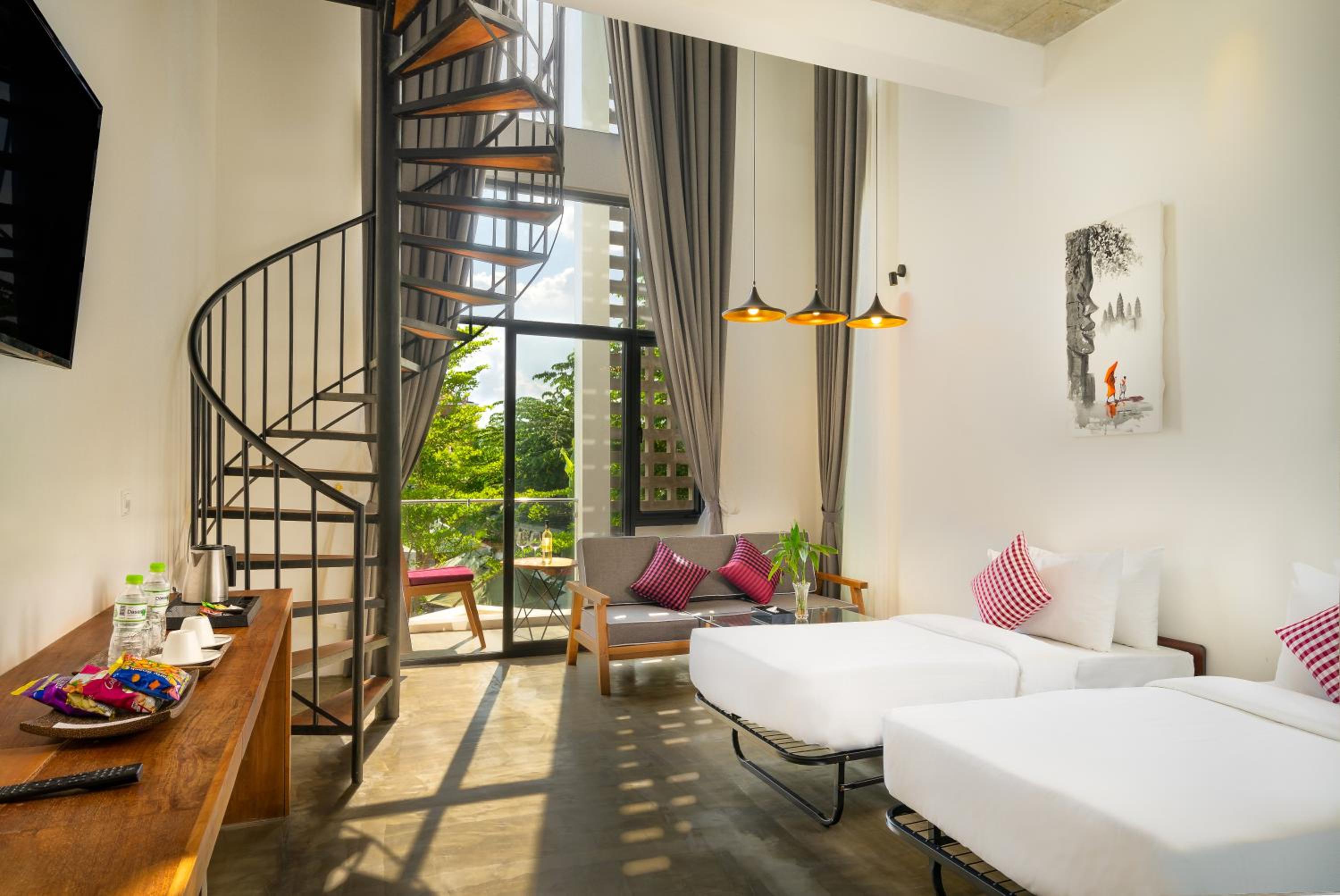 Penthouse Suite, Pool View, Balcony، Phka Chan Hotel 5/10