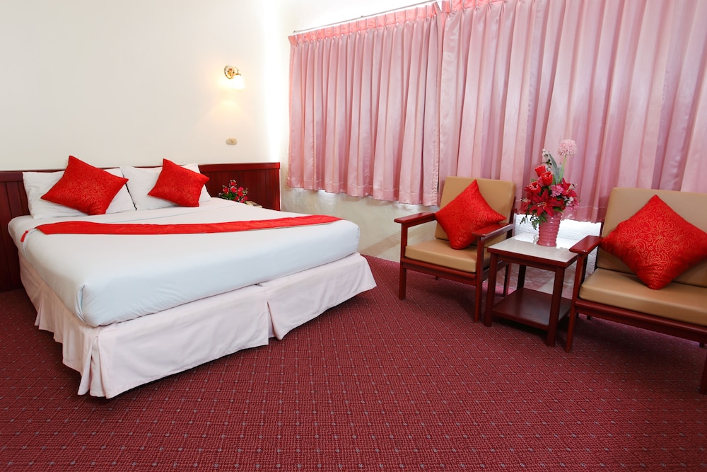 Chumphon Palace Hotel 21/47