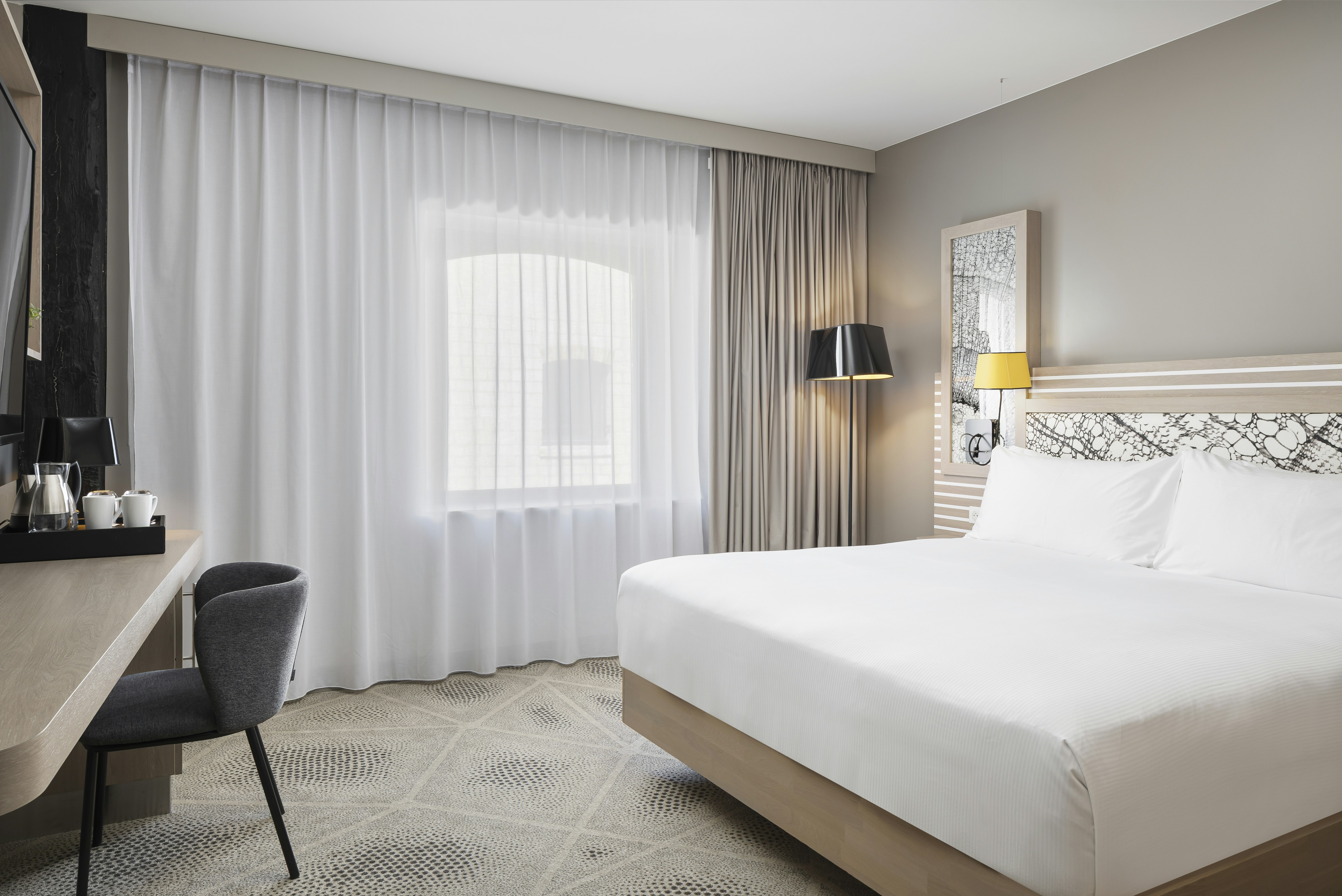 1 BEDROOM, SUITE, QUEEN BED