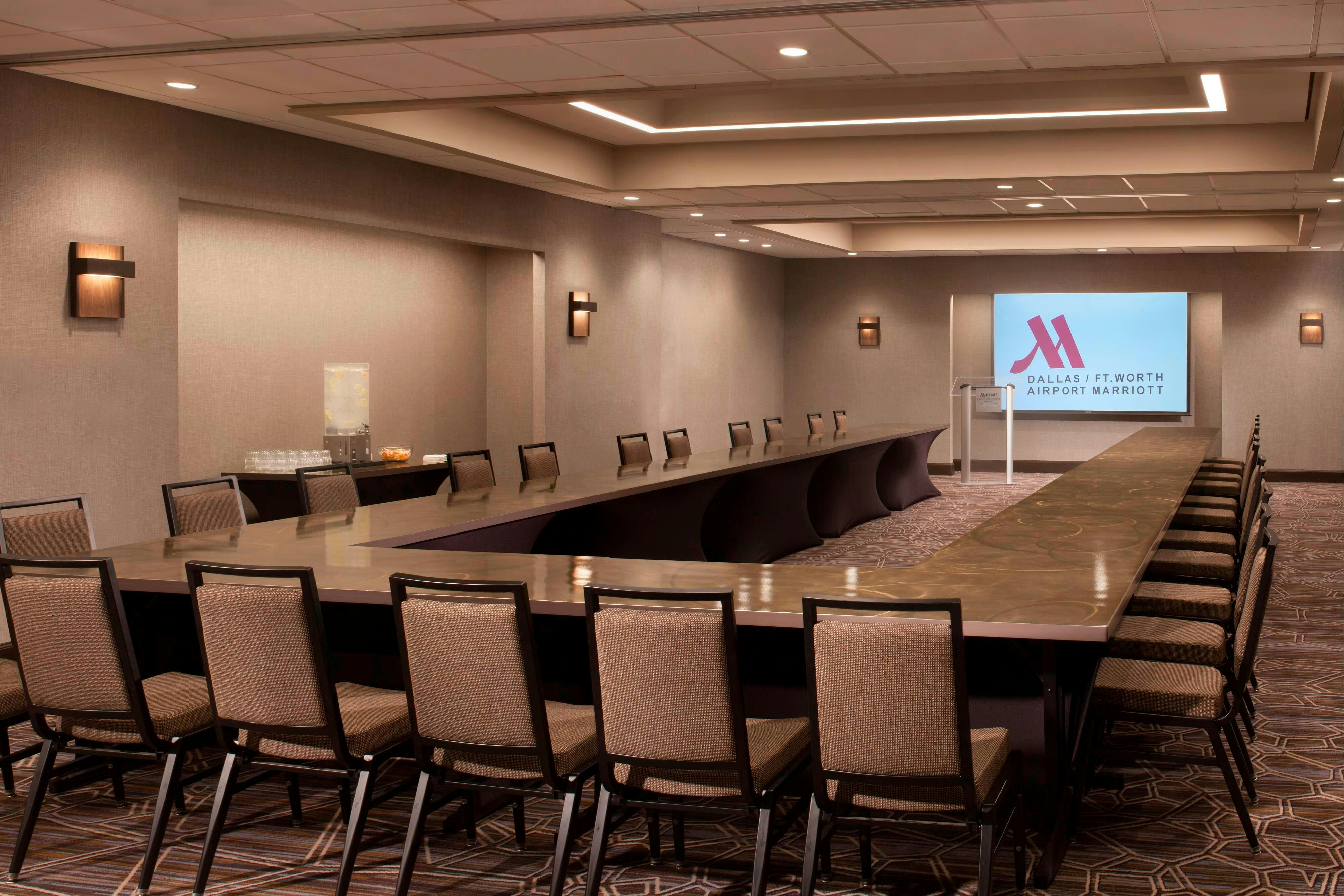 Dallas Fort Worth Airport Marriott 43/60