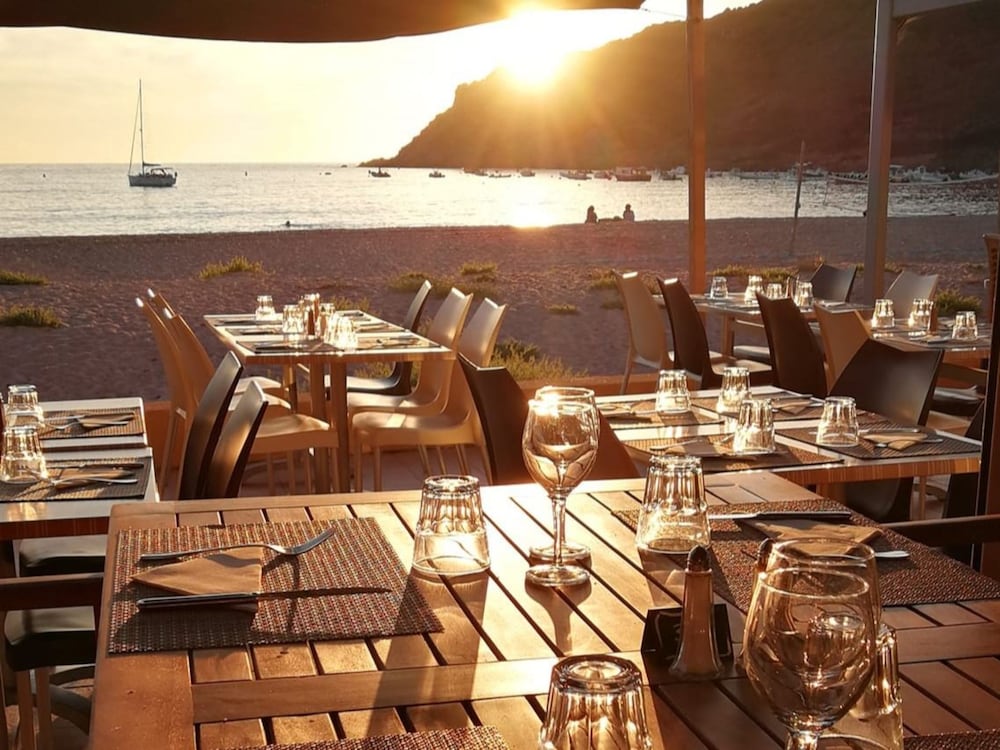 Marina Di Lava Hotel 40/60