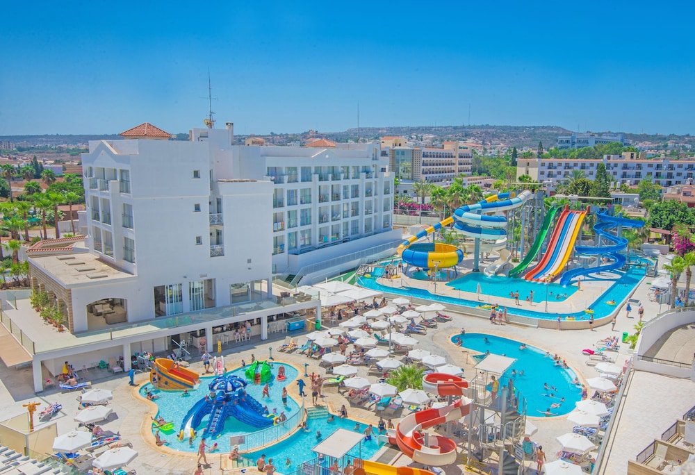 Marlita Beach Hotel Apartments 32/50