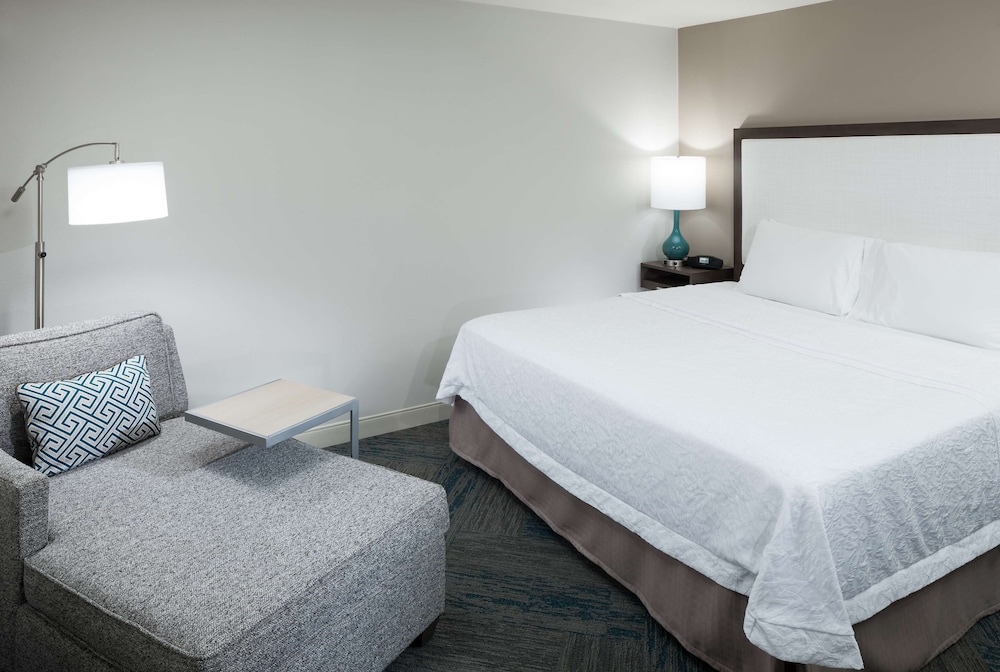 Hampton Inn Los Angeles-Orange County-Cypress 17/40