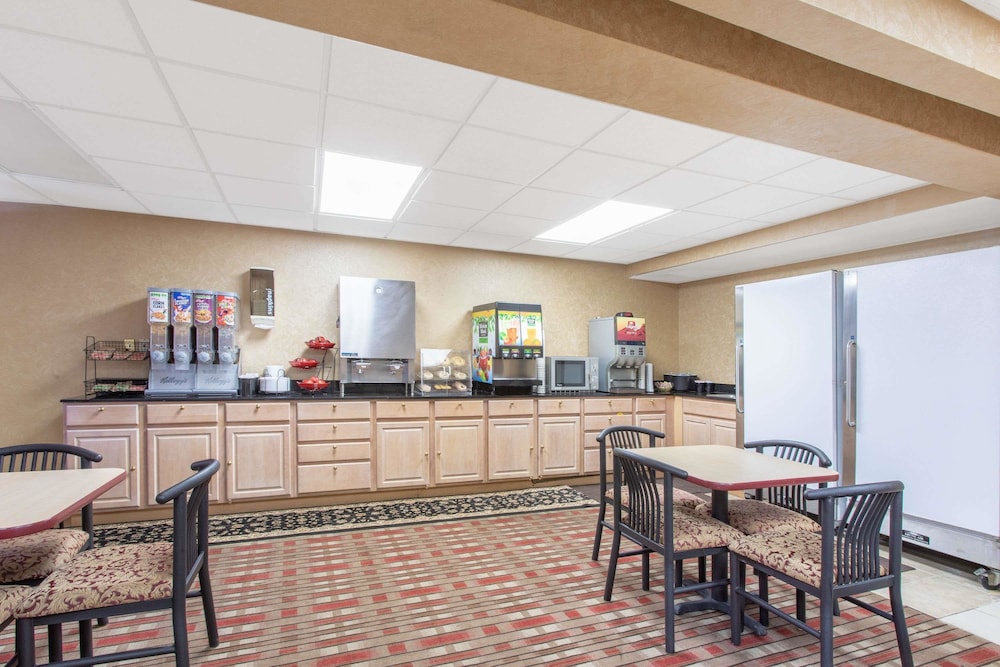 Ramada Limited Cockeysville 22/26