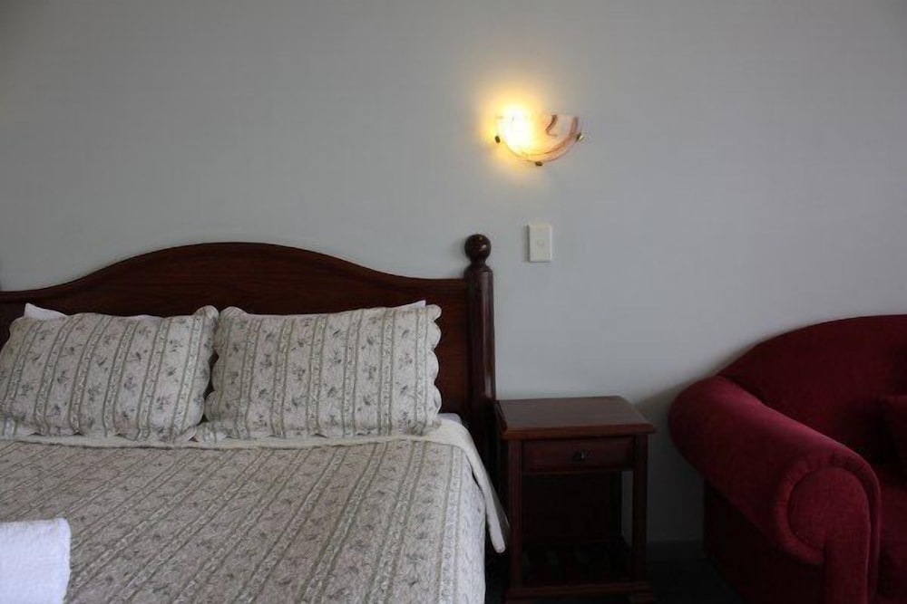 ELITE MOTOR INN 8/16