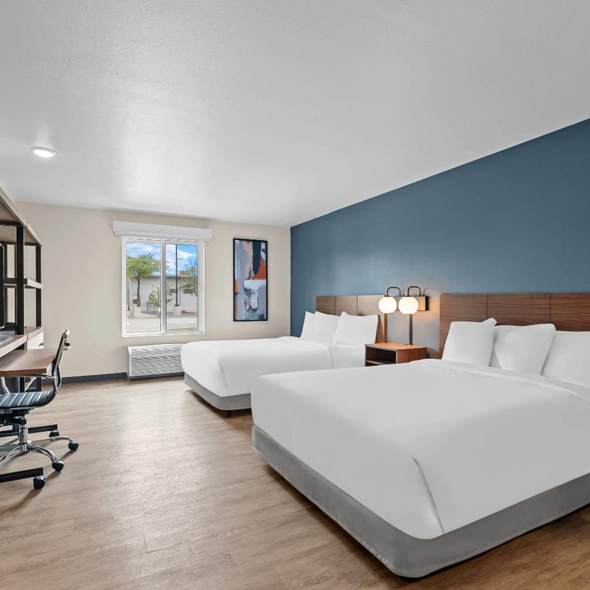 جناح بسريرين كوين بحوض استحمام لذوي الإعاقة، Everhome Suites Brownsville 2/10