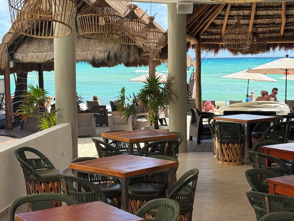 Luciana Hotel & Beach Club by Kavia 64/76
