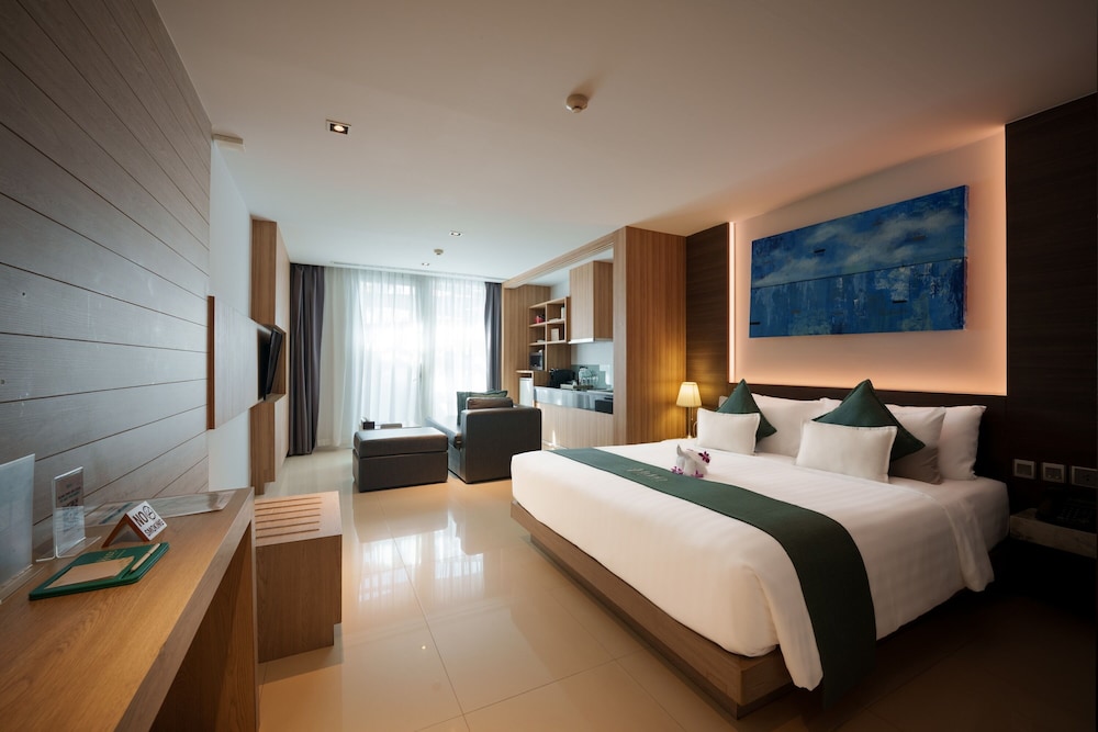 Premier, Deluxe, King Bed