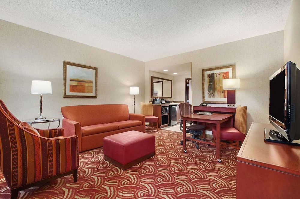 Embassy Suites by Hilton San Marcos Conference Center 35/76