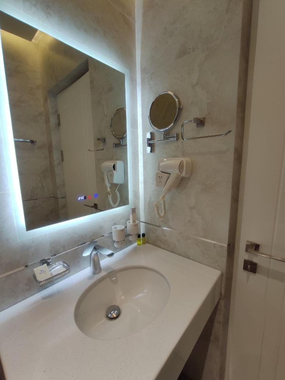 Pana Hotel 48/50