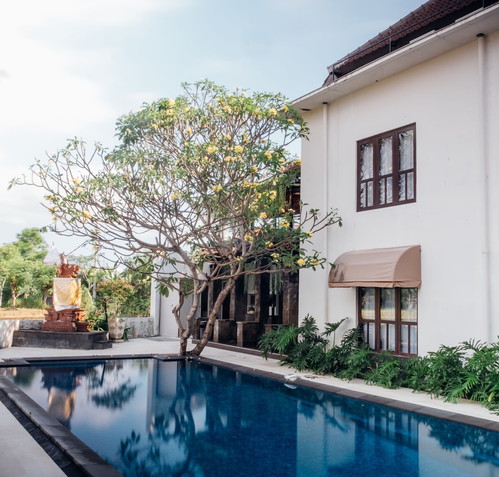 Umpadhi Canggu Hotel 57/59