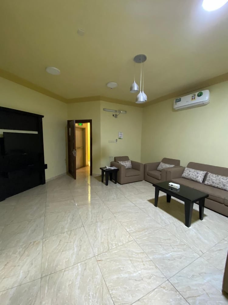 ديار البساتين للشقق الفندقية(Diyar Al Basateen Hotel Apartment) 12/17