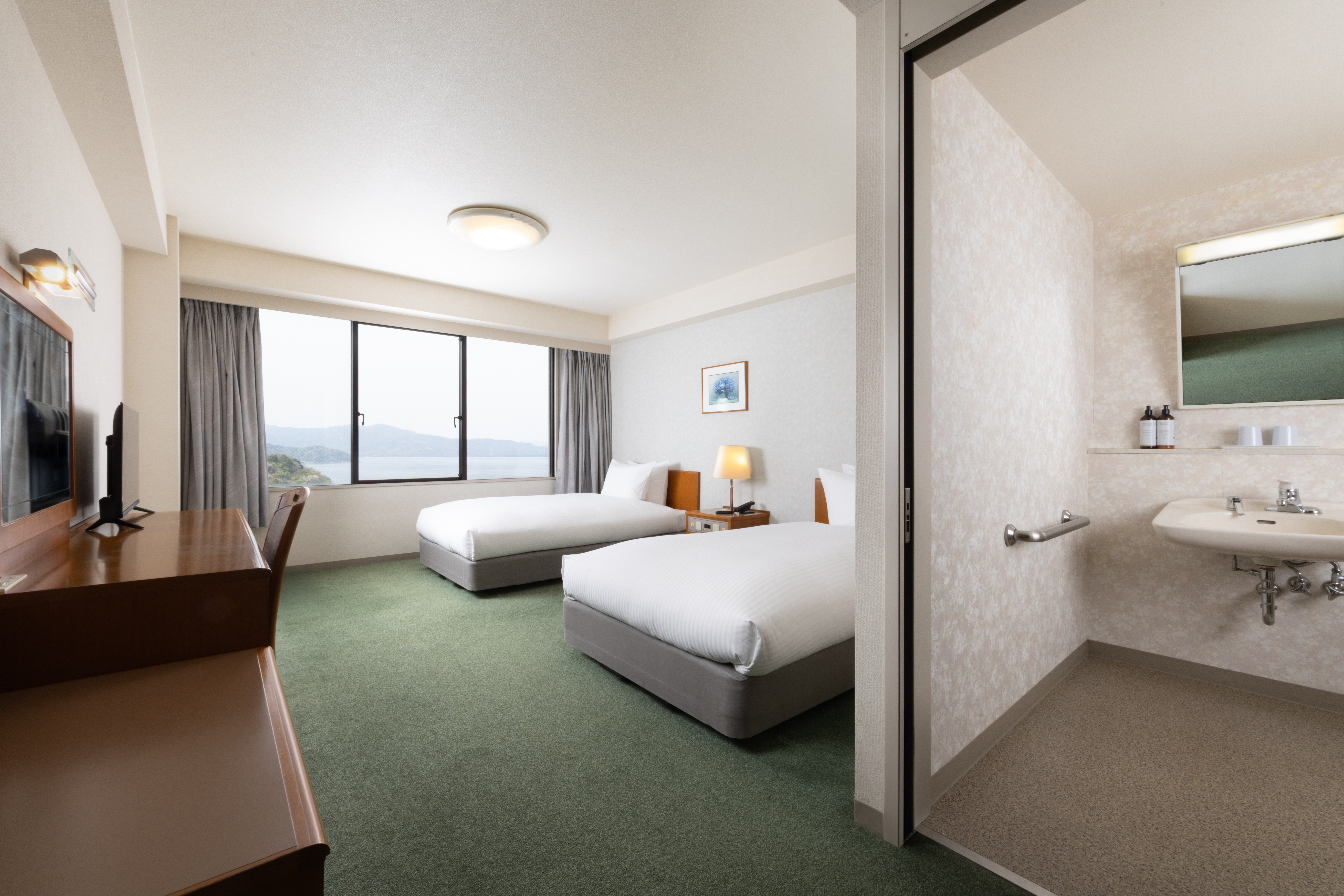 Classic, Twin Beds, Ocean or Sea View, Accessible