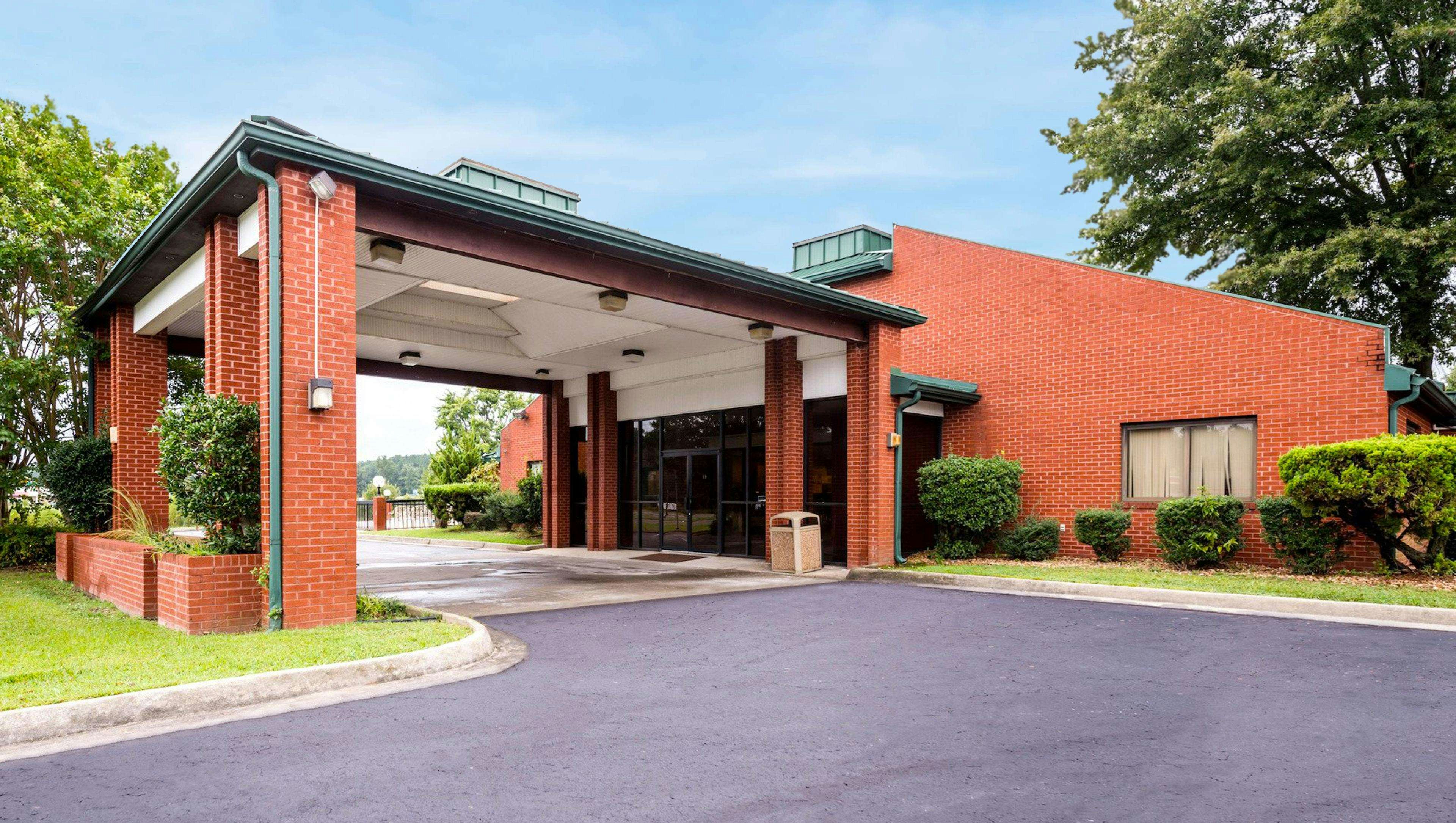 Studios And Suites 4 Less Emporia 9/50