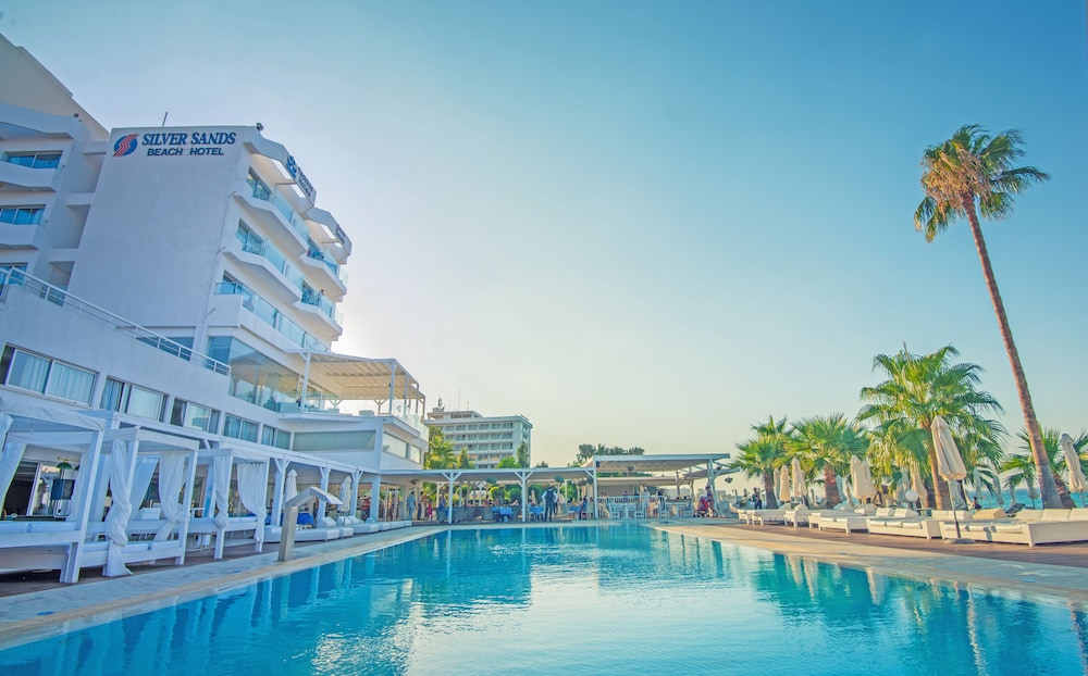 Silver Sands Beach Hotel 44/50
