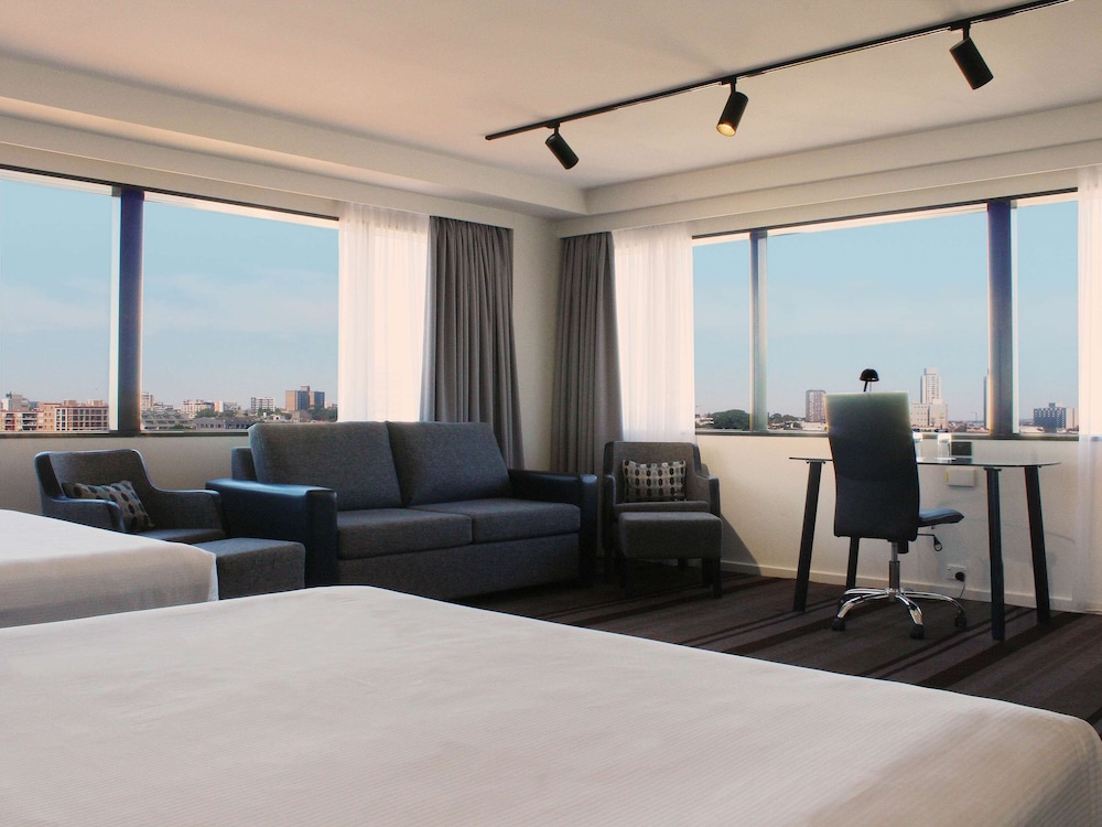 Mercure Sydney 43/67