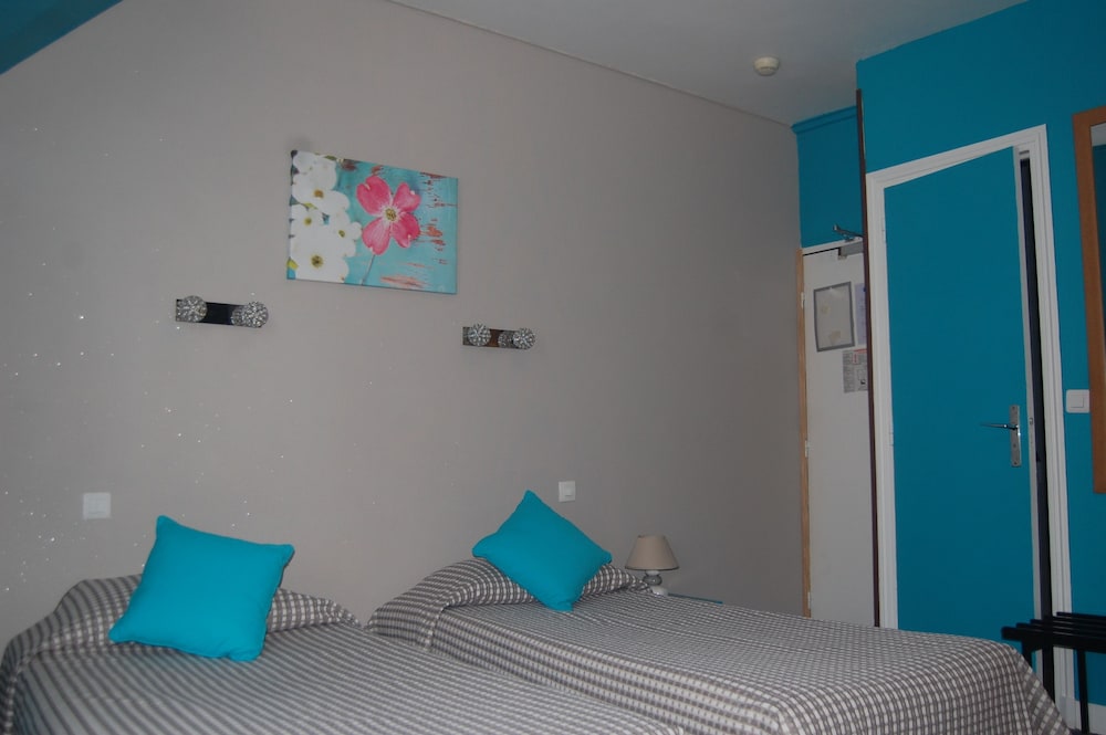 ROOM, TRIPLE